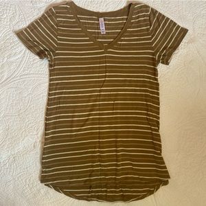 LuLa Roe Perfect Tee